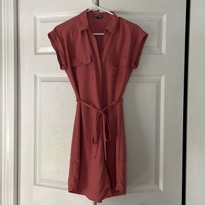 Express button down polyester summer dress with waist tie.